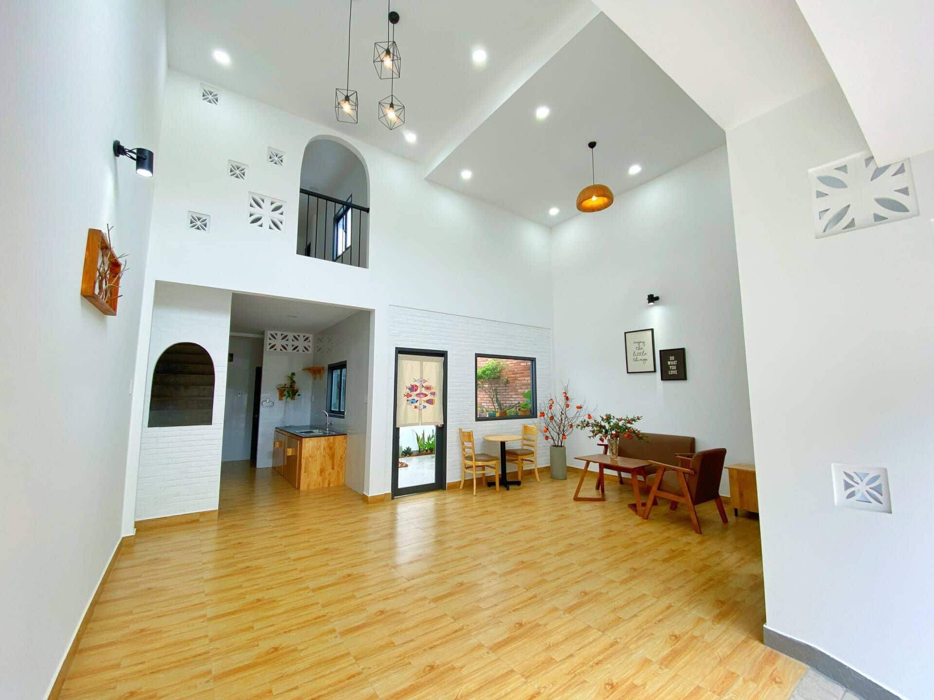 Không gian tầng 1