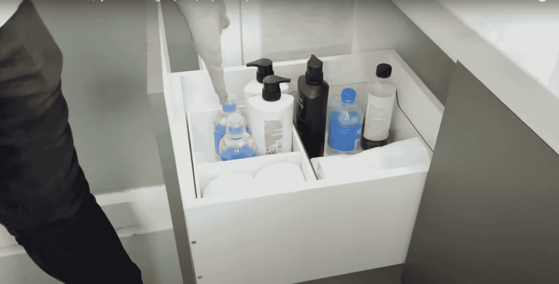 Ngăn chia tủ nhà vệ sinh thông minh