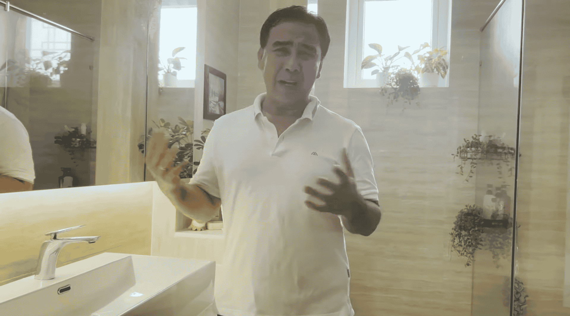 Nhà vệ sinh nhà Quyền Linh