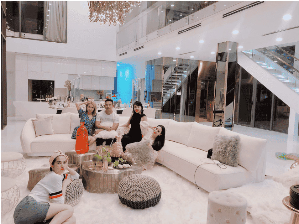 Phòng khách biệt thự Ngọc Trinh