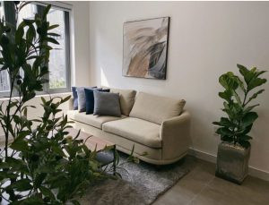 Phòng khách nhà cấp 4 mái bằng