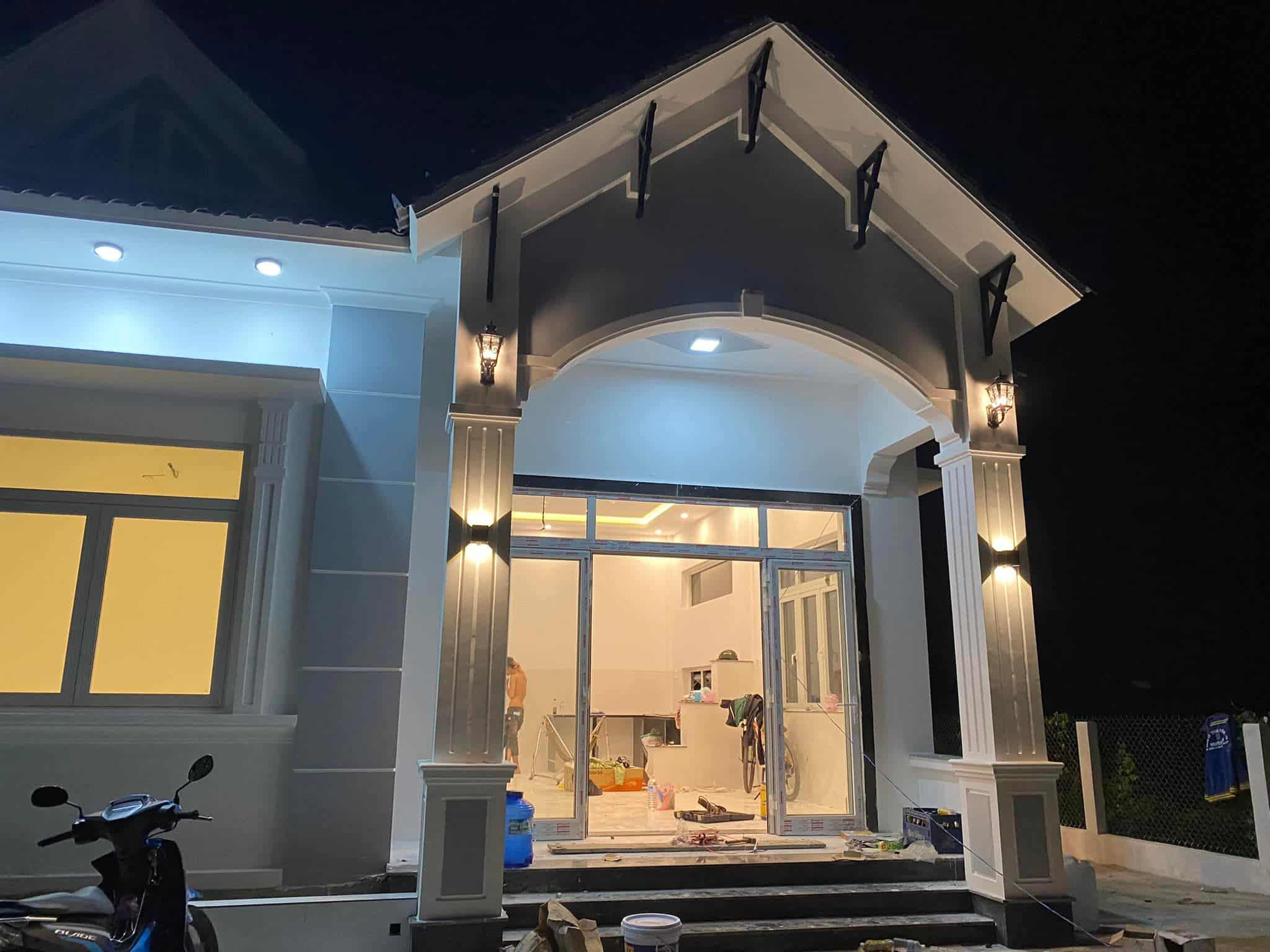 Sô Y Tiết bên căn nhà