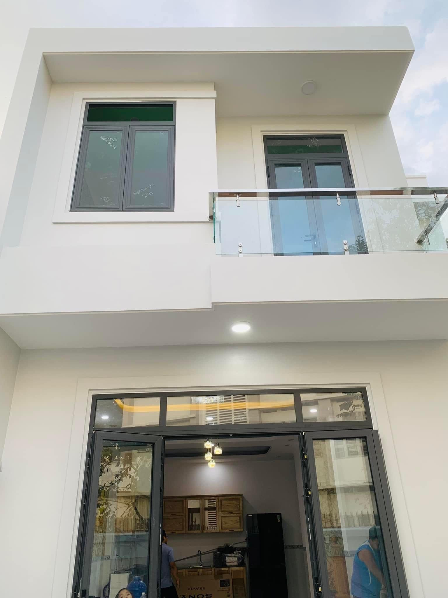 Thiết kế mặt tiền mẫu nhà 2 tầng đơn giản ở Biên Hòa