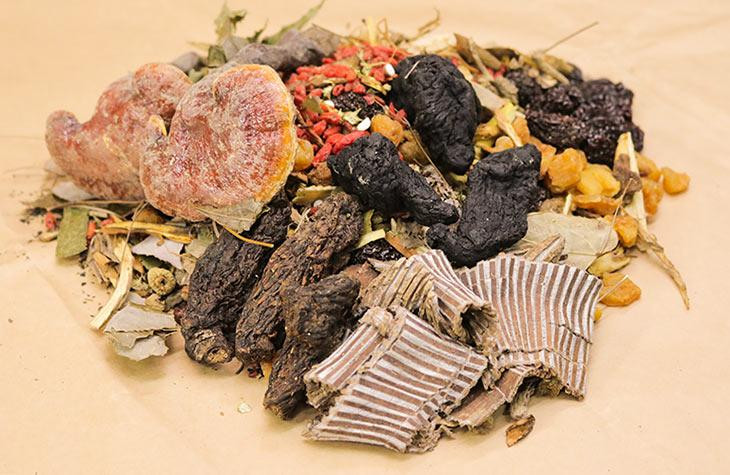 Tránh để thuốc thang dưới gầm giường
