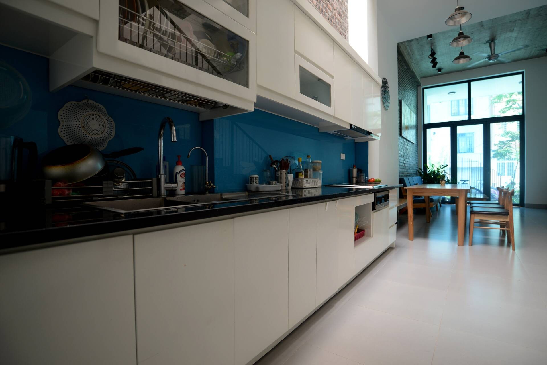 Tường giả gạch trong phòng khách