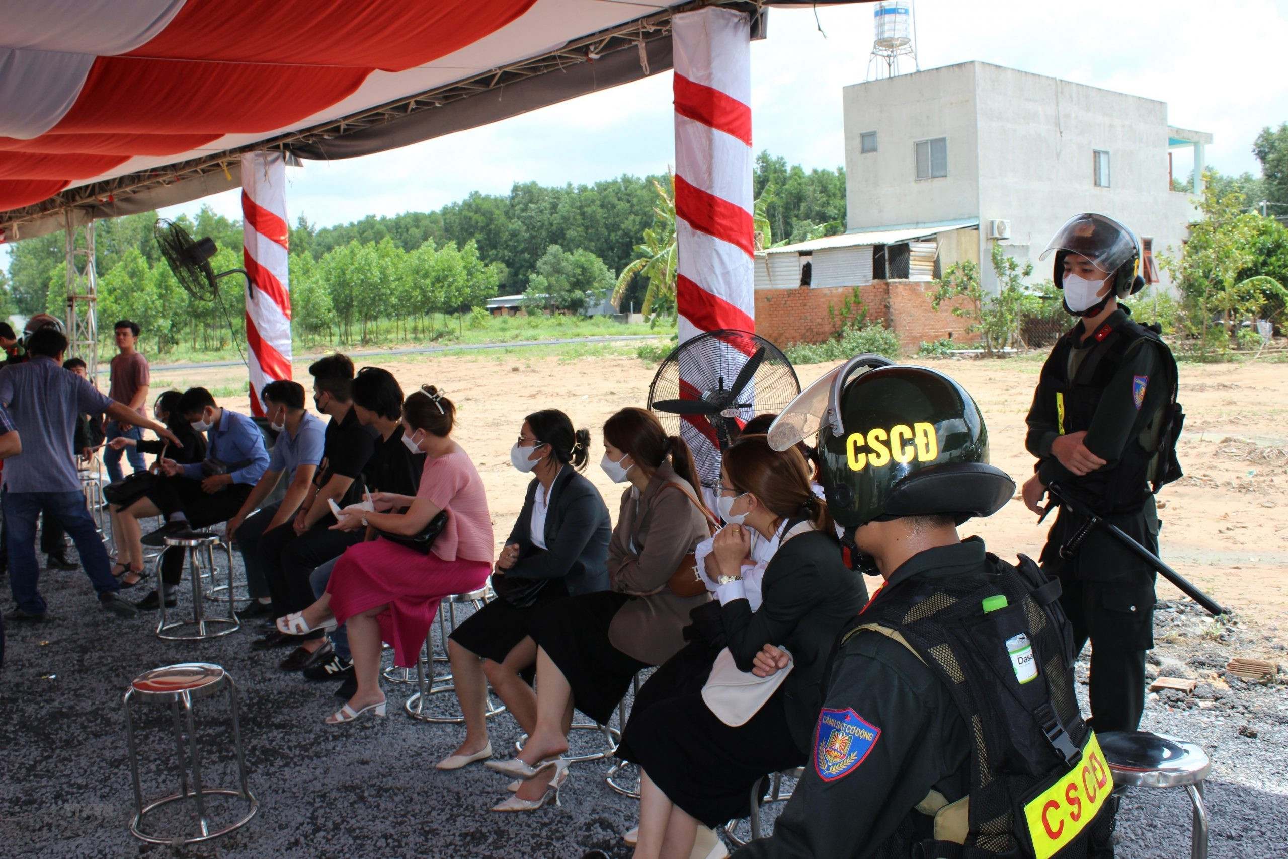 Công an đột kích Công ty bán dự án BĐS “ma” ở Đồng Nai