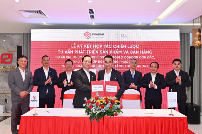 Đại diện Phát Đạt và Big Four trao đổi bản ghi nhớ